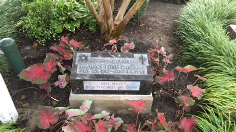 elvis designed tombstone  mother gladys presley   graceland