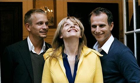 Sorting Out An Inheritance In Olivier Assayass Drama The New York Times
