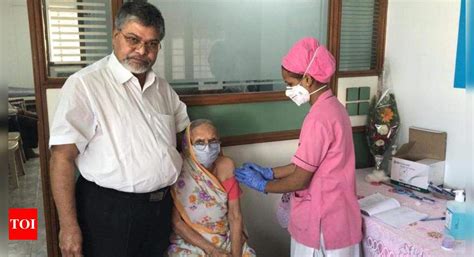 85 yr old granny takes vaccine to be able to ‘meet friends hear