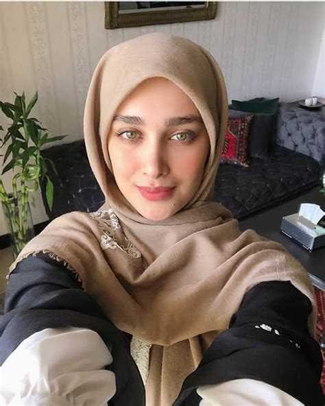 classify iranian islamic model girl