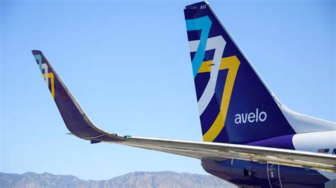 avelo airlines     cost carrier worth  attention conde nast traveler
