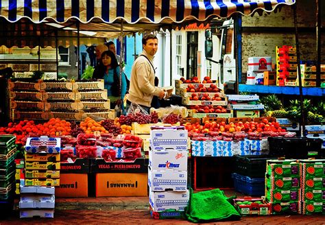 step guide  creative colourful market photography