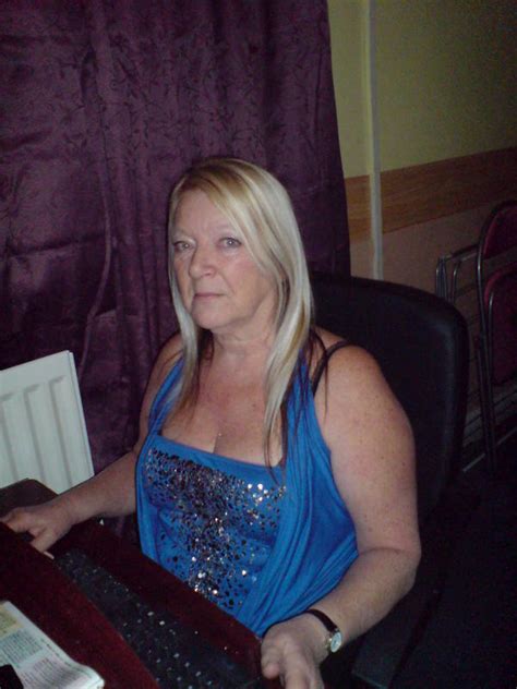 Xxgoldiexx 64 From Droylsden Is A Local Granny Looking For Casual Sex