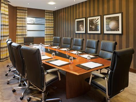 executive boardroom crowne plaza london gatwick event venue hire tagvenuecom