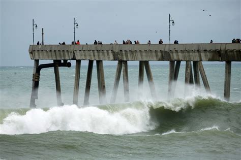 rain begins  bay area storm expected  bring rough surf gusty