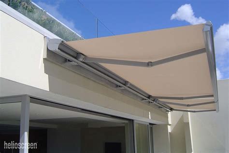 benefits  adding  retractable awning   driveway helioscreen awnings retractable