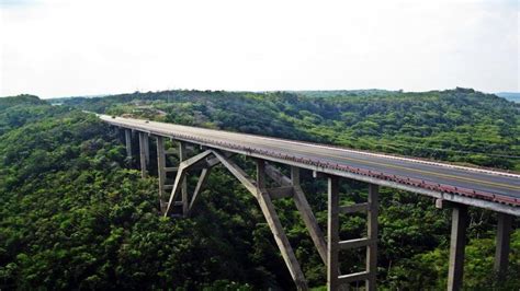 bridge  bacunayagua considered     wonders  cuban