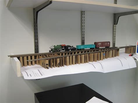 bnacars train shelf project