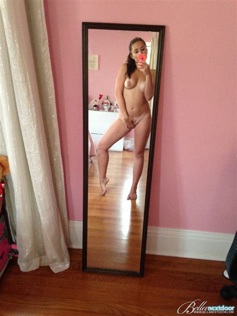 solo girl ariana cruz takes nude selfies in a full length mirror