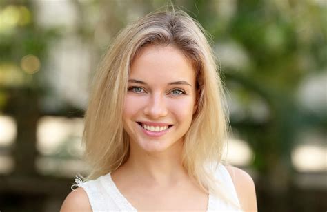 download wallpaper blonde model girl smile beautiful danica jewels