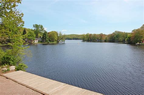 lake shawnee nj real estate