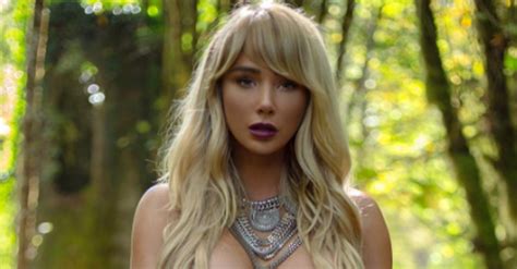 sara jean underwood s photo pulled off facebook for being too suggestive