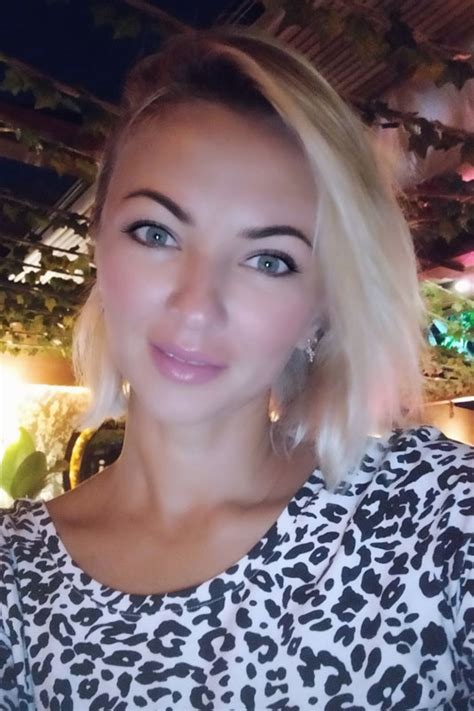 meet nice girl zarina from russia 38 years old