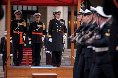 koning bij viering  jaar korps mariniers  rotterdam nieuwsbericht het koninklijk huis
