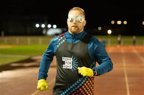 british runner sets guinness record for fastest mile blindfolded