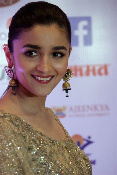 high quality bollywood celebrity pictures alia bhatt looks super hot