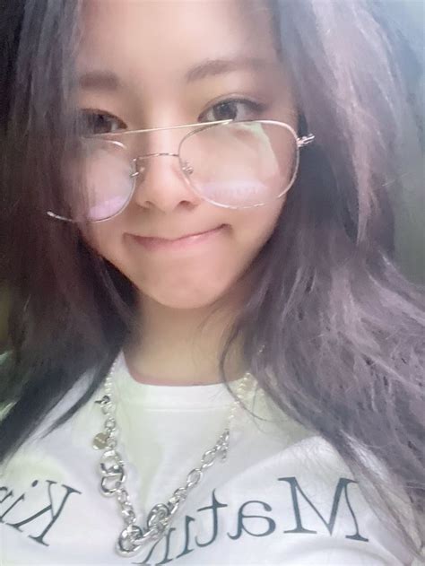 Pin By ᗒᗣᗕ ՞ On Yuna Itzy In 2021 Itzy I Love Girls Glasses