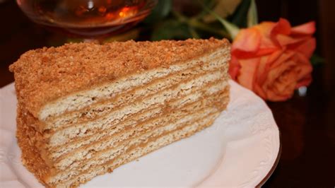 Medovik Russia S Famous And Mysterious Honey Cake The Moscow Times
