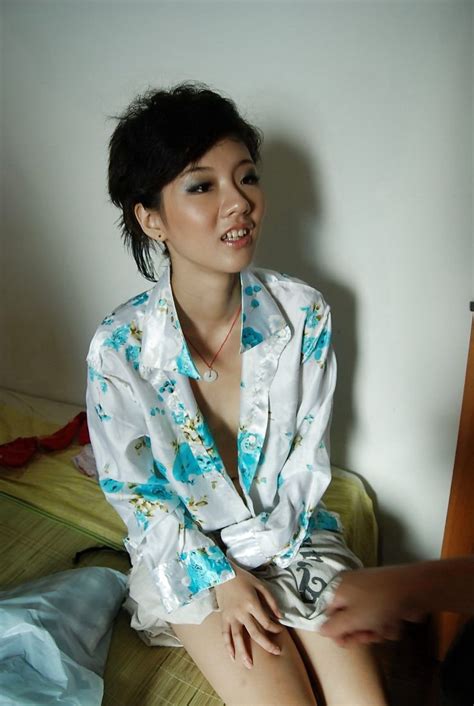 hot amateur asian girl poses naked 11 pics