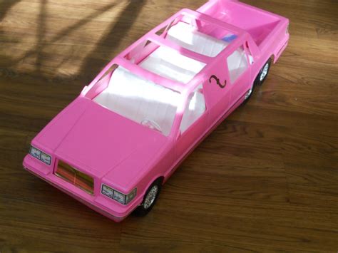 vintage 1990s pink barbie stretch limousine limo ubicaciondepersonas