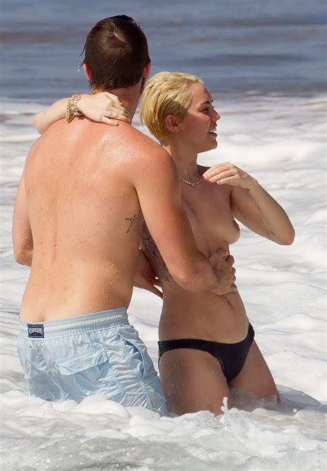 Miley Cyrus Topless On The Beach In Hawaii 3 Celebrity