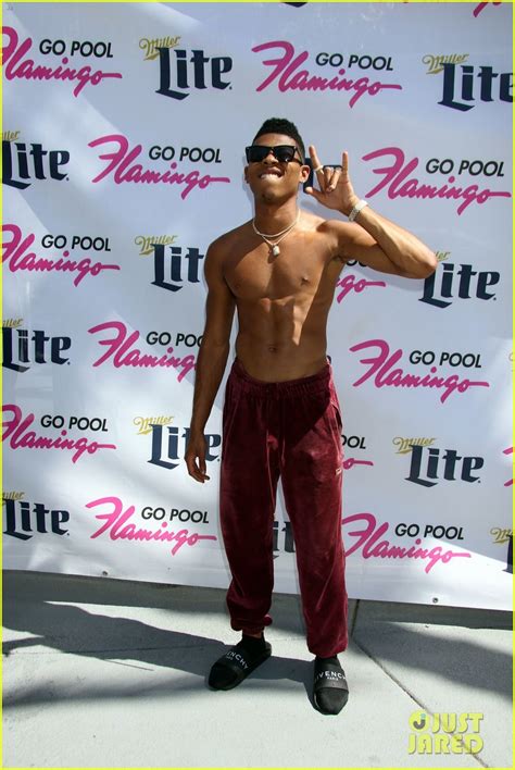 Photo Bryshere Gray Shows Off Ripped Body At Flamingo Pool Party 13