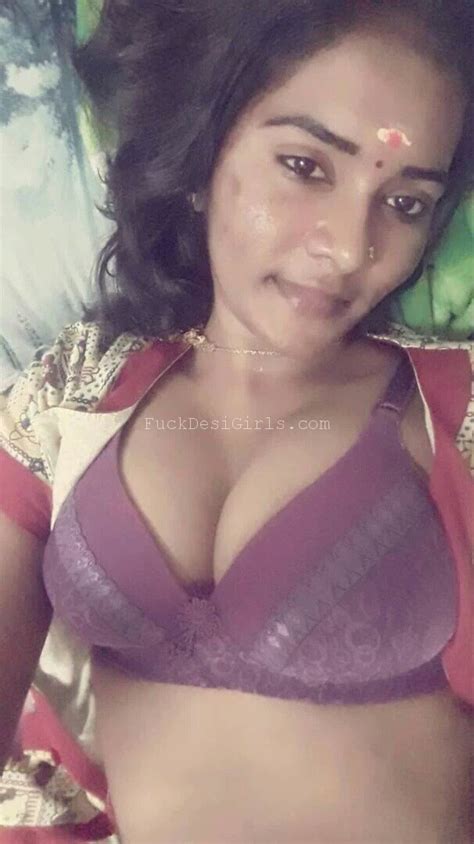 beautiful tamil girl big boobs nude selfie photos 4