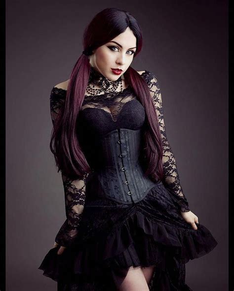 gothic fashion for all those people that like putting on gothic type