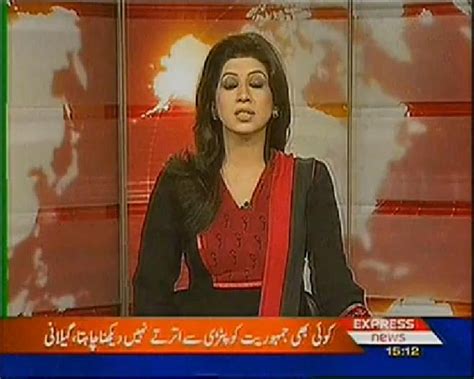 spicy newsreaders madiha almas pakistani newsreader looking sexy in black