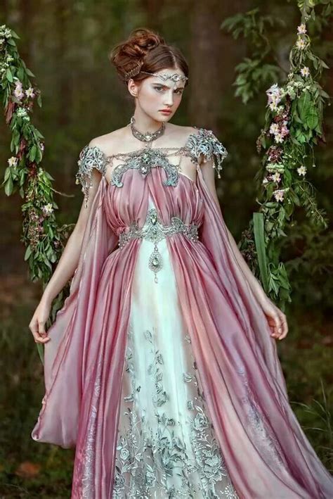 Pin By Rafaella Moraes On Noivas Fantasy Gowns Fantasy Dress Fairy