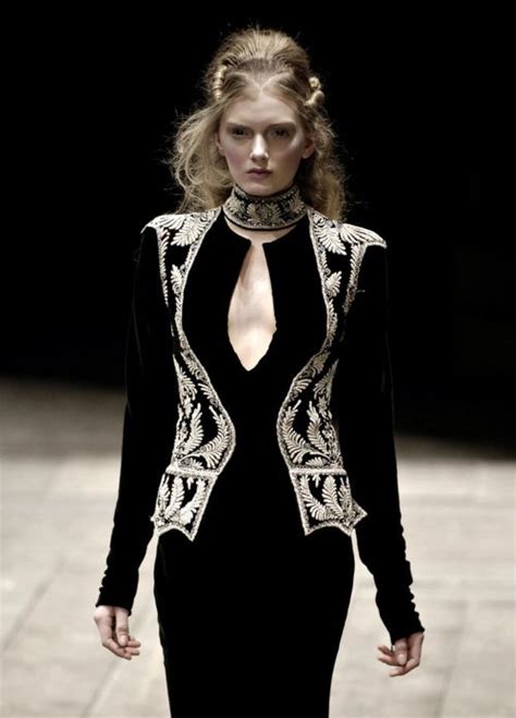 Lily Donaldson At Alexander Mcqueen Fall 2006 Fashion