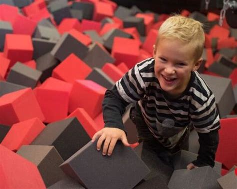 jump xl kleine kinderen trampolinepark mini jump den haag