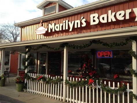marilyns bakery  hobart indiana    pies   world