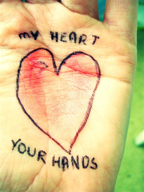 heart  hands  littlemissunknowable  deviantart
