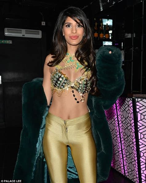 Towie S Jasmin Walia Flaunts Her Toned Figure Daily Mail Online