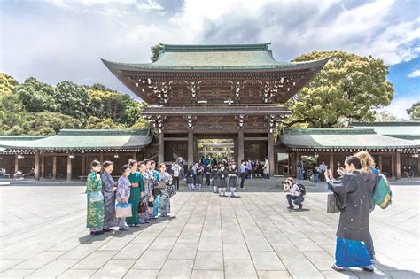 meiji shrine meiji jingu tokyo tourist  japan