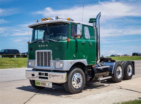 Mack F Series Prime Mover U S A Classic Trucks Vintage Trucks