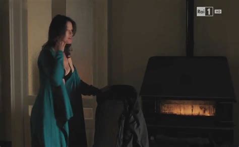 Yuliya Mayarchuk Sexy Scene In Il Commissario Montalbano