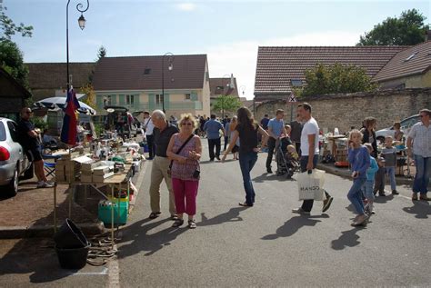 mairie savigny le sec vide greniers