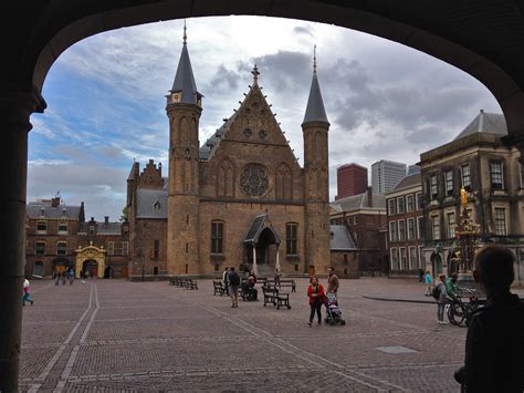 binnenhof  mauritshuis den haag  netherlands ribbons undone