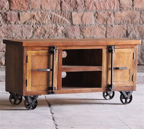 meuble tv industriel vintage bois recycle roues leeds meubles tv pier import