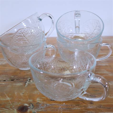 five vintage arcoroc france tea glasses with leaf motif retroriek
