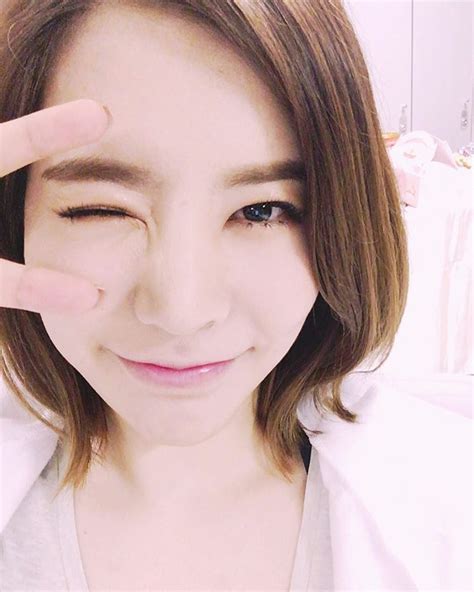 Check Out The Cute Selfie From Snsd S Sunny Snsd Oh Gg F X