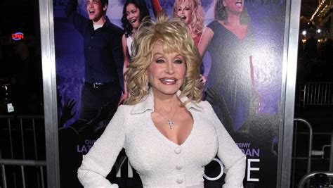 dolly parton compared her tribute concert to watching porn