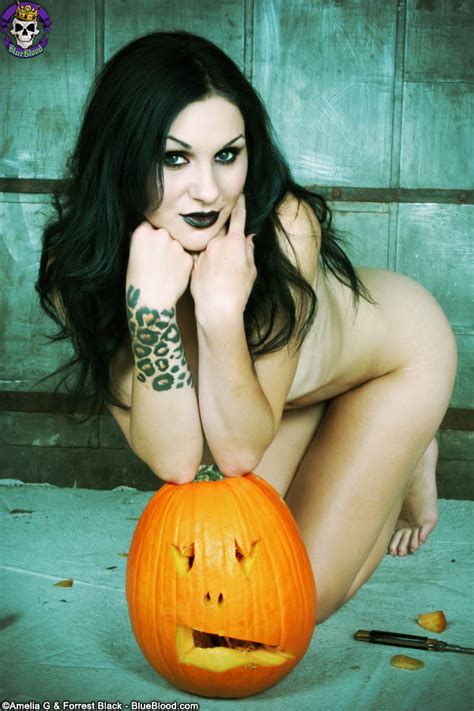 gothicsluts jenny trouble classic gothic halloween pin up