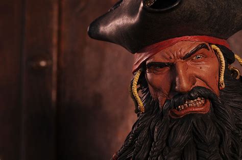 review    sideshow blackbeard  pirate premium format statue