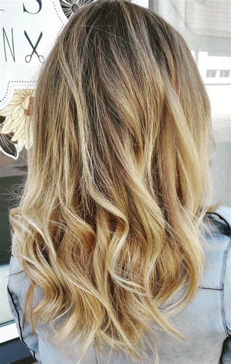 30 Honey Blonde Hair Color Ideas You Can’t Help Falling In