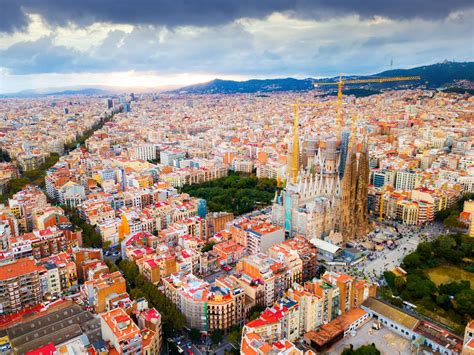 days  barcelona  perfect itinerary   catalan capital day trip options