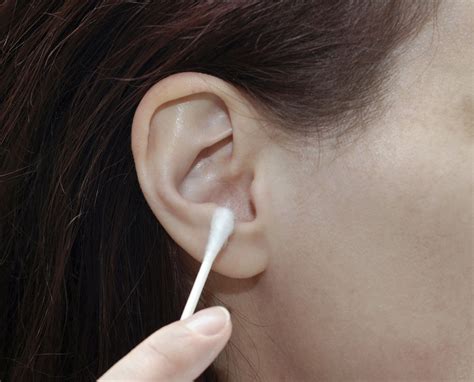 real   clean  ears  cotton swabs