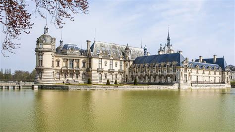 chateau de chantilly chantilly france book  tours